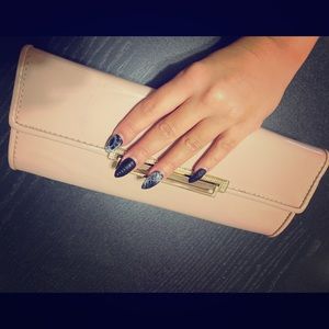 ALDO CLUTCH